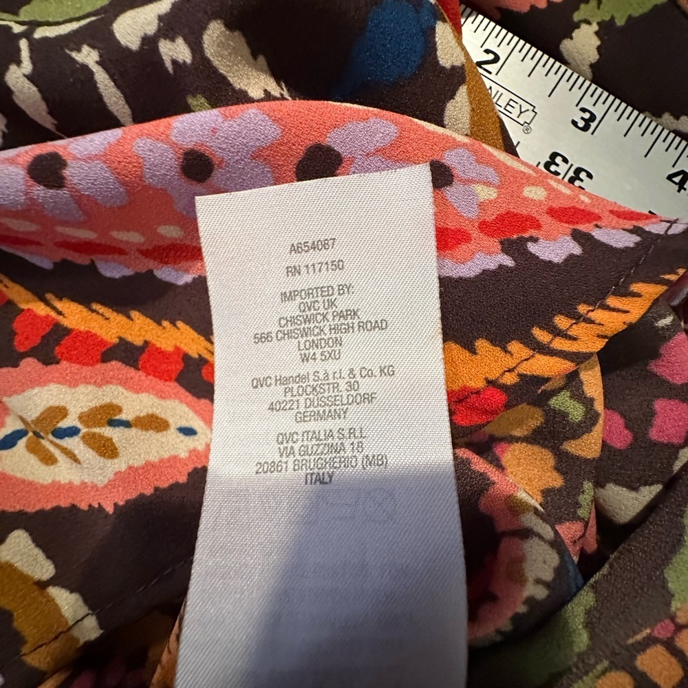 Floral Paisley V-Neck Tunic Top - Picture 11 of 11
